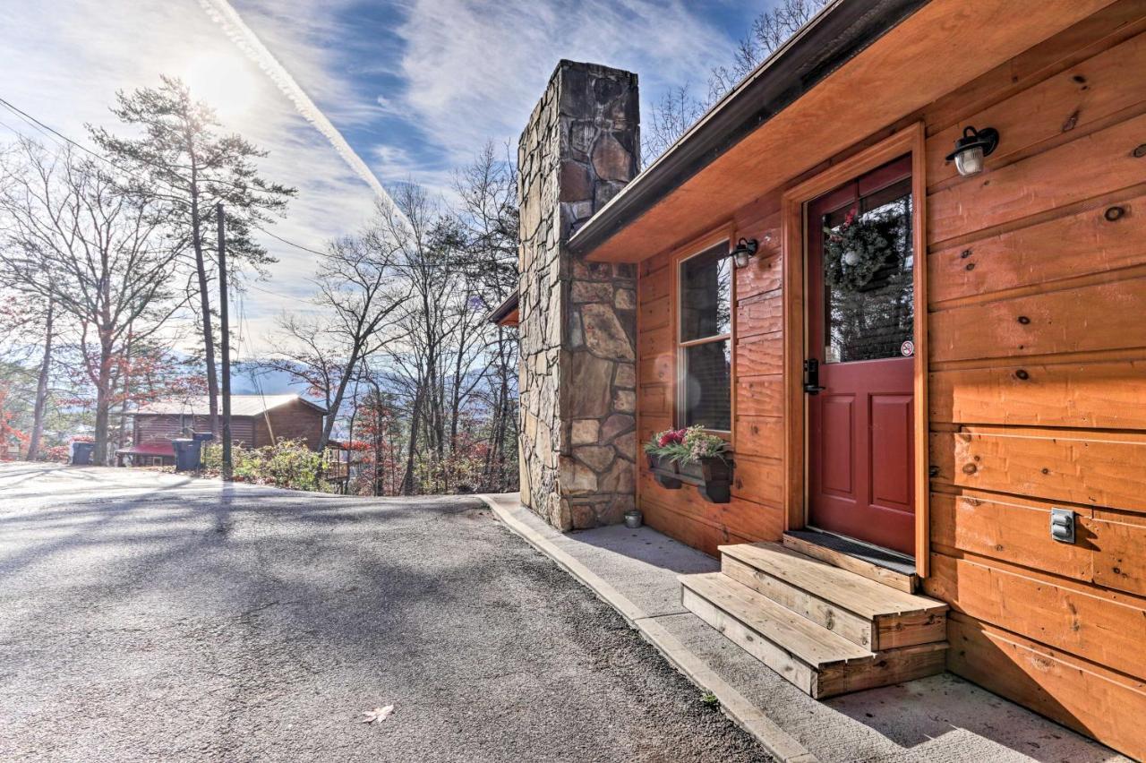 Luxe Cabin With Hot Tub, Theater, Pool Table, Arcade Pigeon Forge Exterior photo